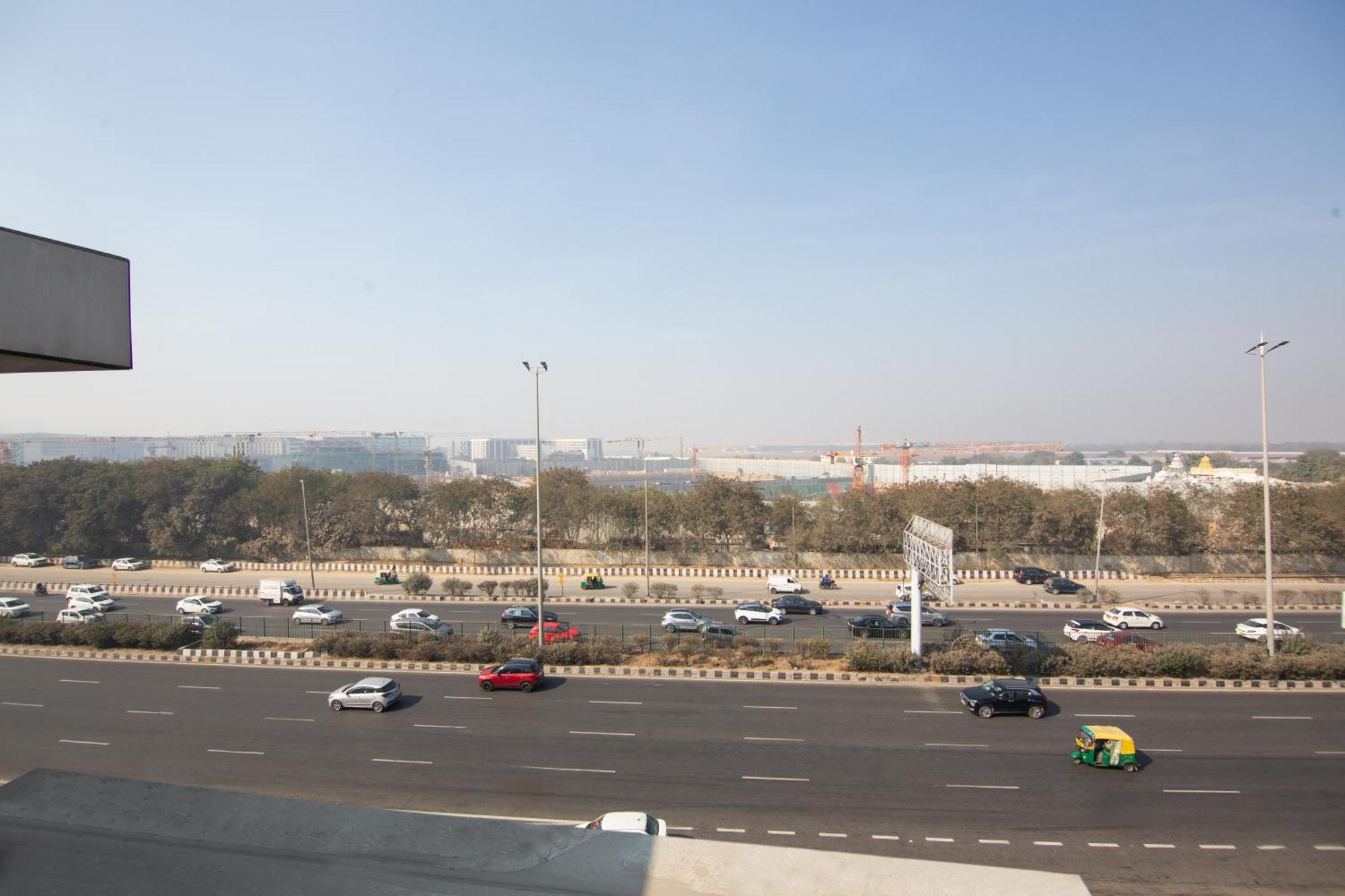 Hotel Lohmod At National Highway 8 - Free Airport Transffer New Delhi Buitenkant foto
