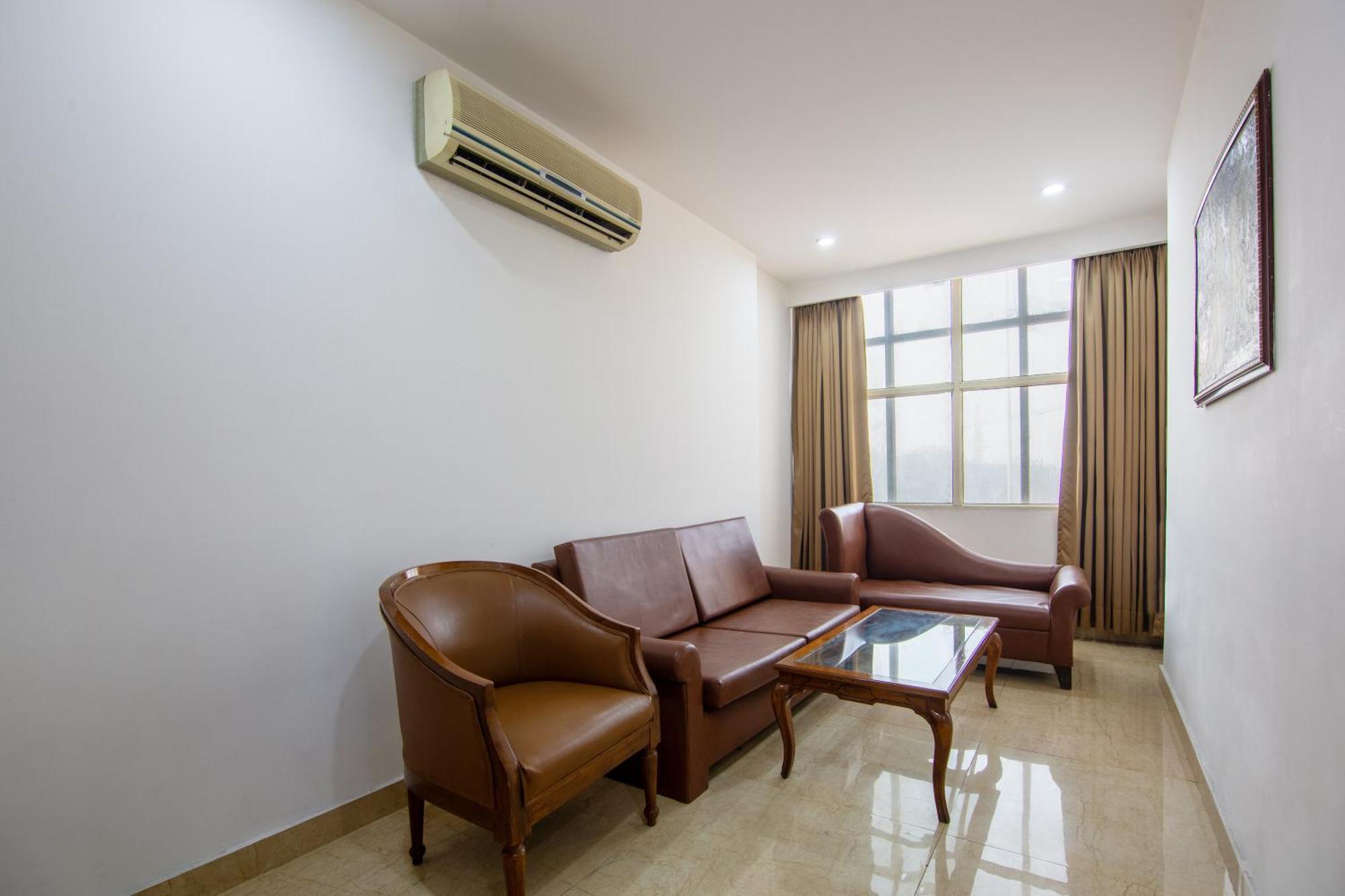 Hotel Lohmod At National Highway 8 - Free Airport Transffer New Delhi Buitenkant foto