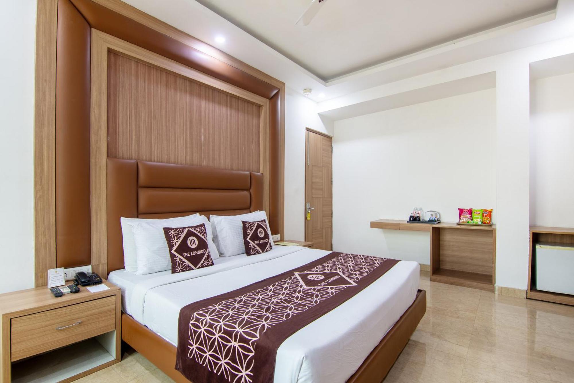 Hotel Lohmod At National Highway 8 - Free Airport Transffer New Delhi Buitenkant foto