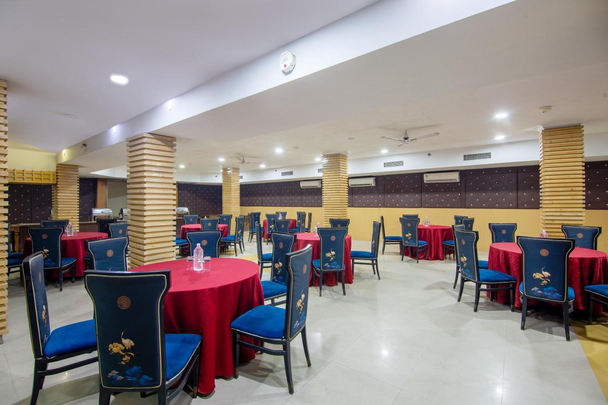 Hotel Lohmod At National Highway 8 - Free Airport Transffer New Delhi Buitenkant foto
