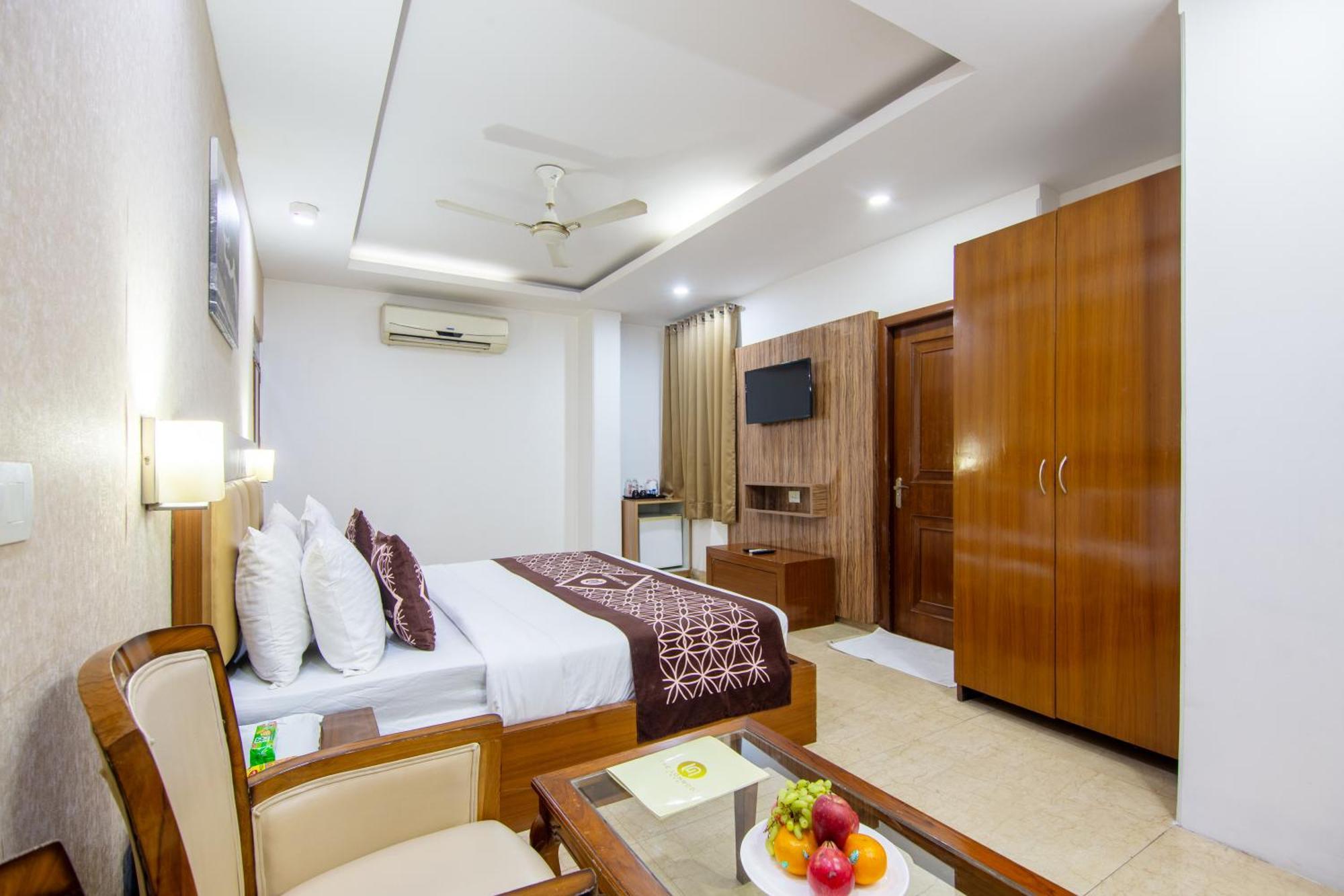 Hotel Lohmod At National Highway 8 - Free Airport Transffer New Delhi Buitenkant foto