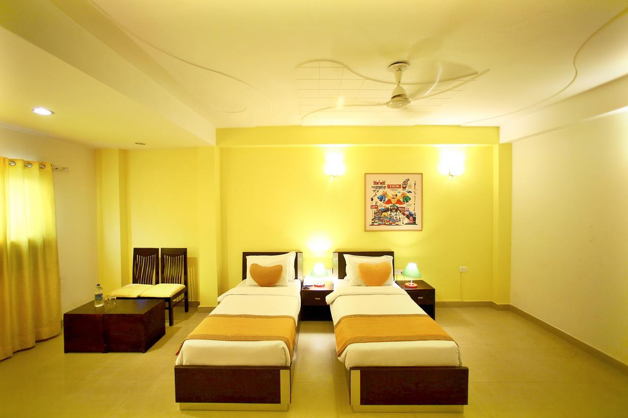Hotel Lohmod At National Highway 8 - Free Airport Transffer New Delhi Buitenkant foto