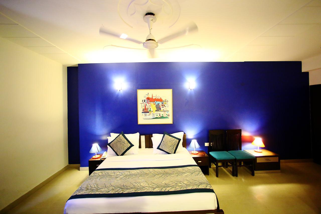 Hotel Lohmod At National Highway 8 - Free Airport Transffer New Delhi Buitenkant foto