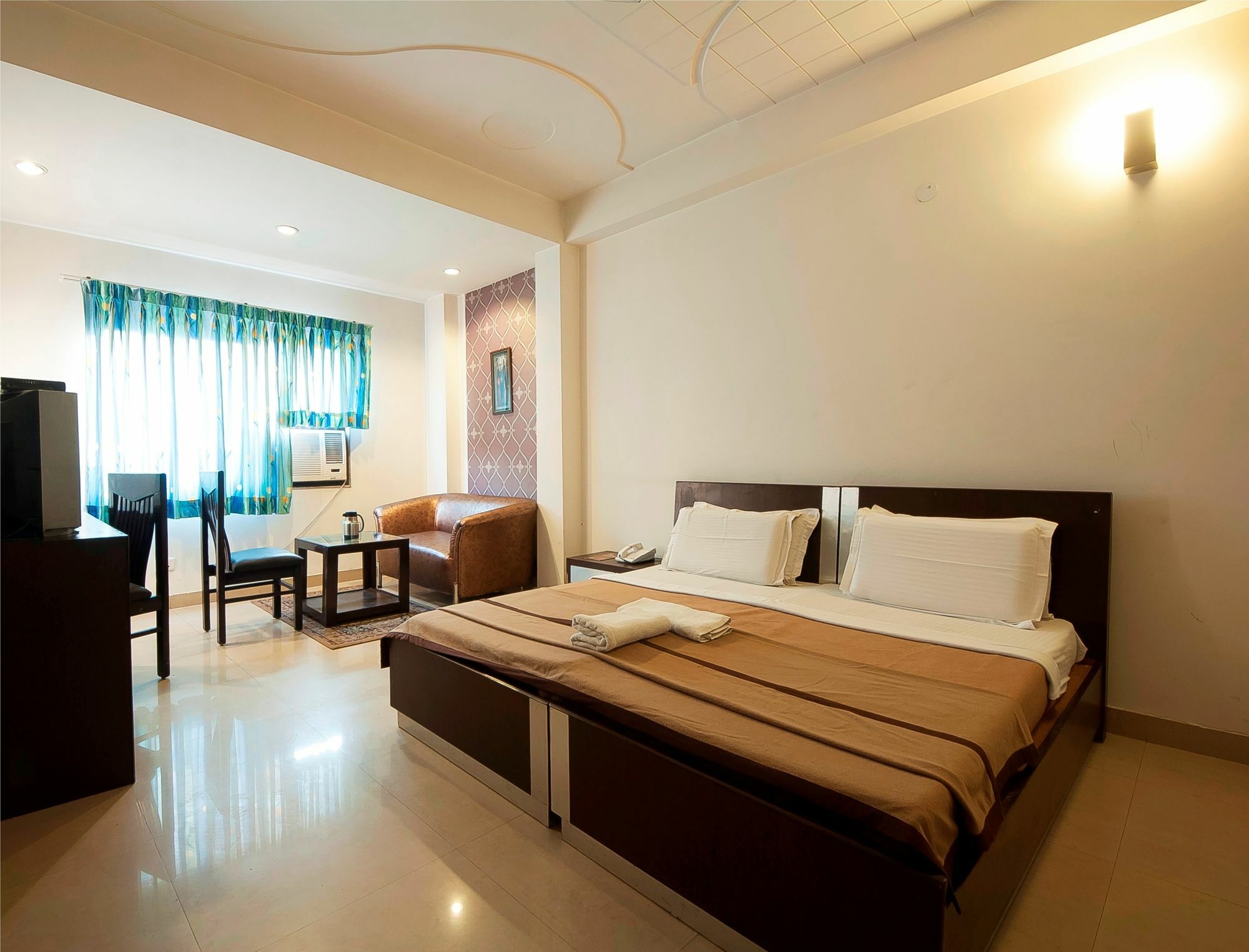 Hotel Lohmod At National Highway 8 - Free Airport Transffer New Delhi Buitenkant foto
